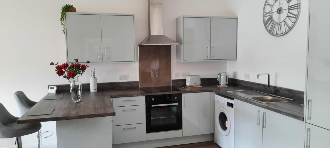 Lanarkshire Apartment- Views- Sleeps 4- Balcony Larkhall (South Lanarkshire) Exterior foto