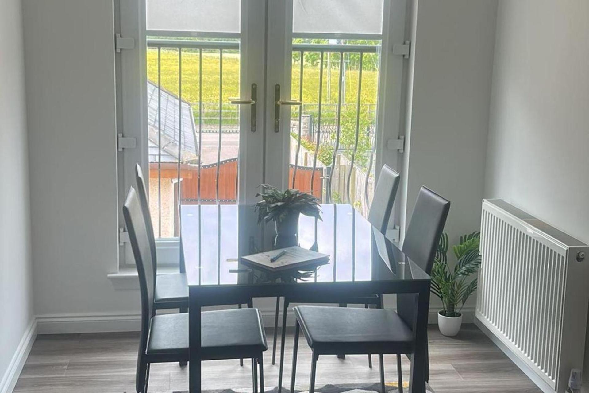 Lanarkshire Apartment- Views- Sleeps 4- Balcony Larkhall (South Lanarkshire) Exterior foto